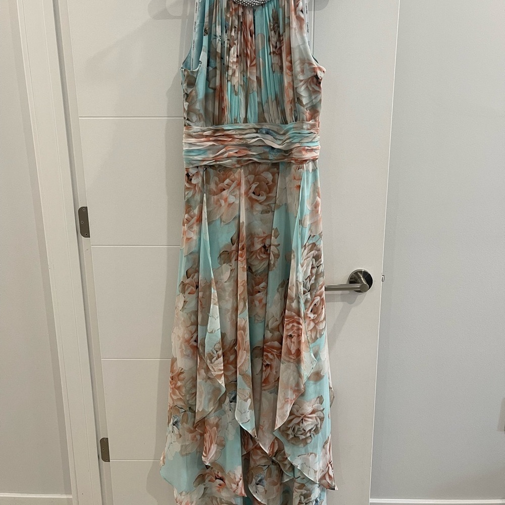 Floral Dress, Perfect for a Wedding. Size 14. Calvin Klein.